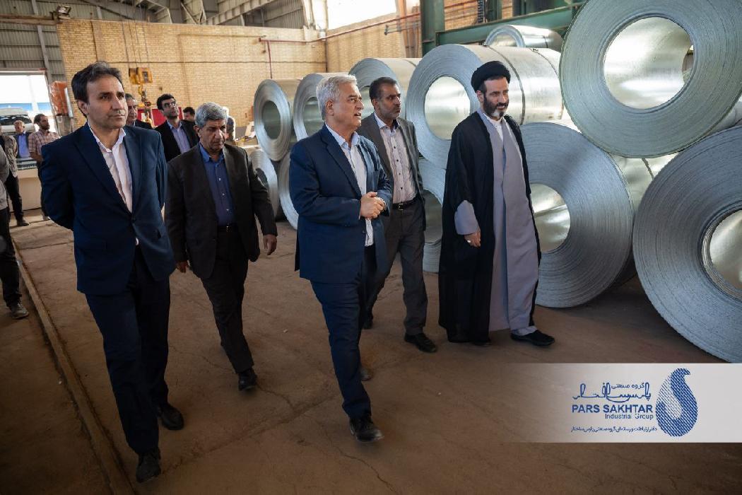 پانار | پارس ساختار | گزارش تصویری//بازدید جمعی از نمایندگان مجلس شورای اسلامی و عضو کمیسیون صنایع و معادن از شرکت های پارس ساختار و فولاد شهریار تبریز با حضور مهندس اباذر رئیس هیئت عامل گروه صنعتی پارس ساختار 